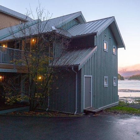 Apartament Waterfront View Of The Inlet, Short Walk To Town Tofino Zewnętrze zdjęcie