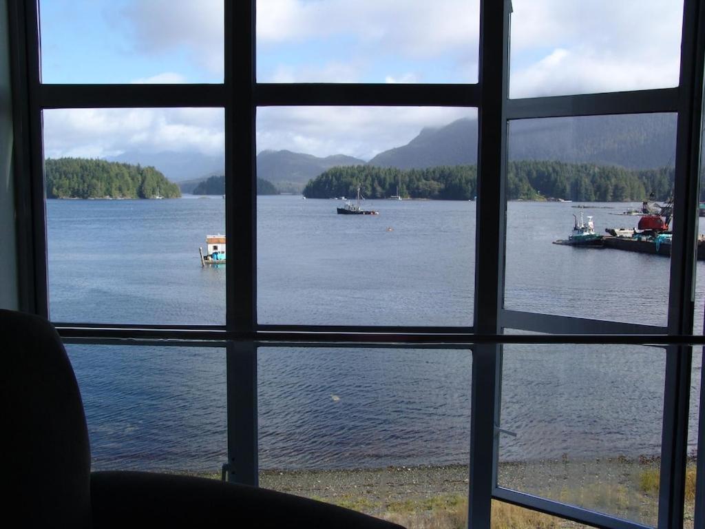 Apartament Waterfront View Of The Inlet, Short Walk To Town Tofino Zewnętrze zdjęcie